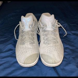 Nike Kobe Mamba Mentality “Platinum” Basketball Shoes